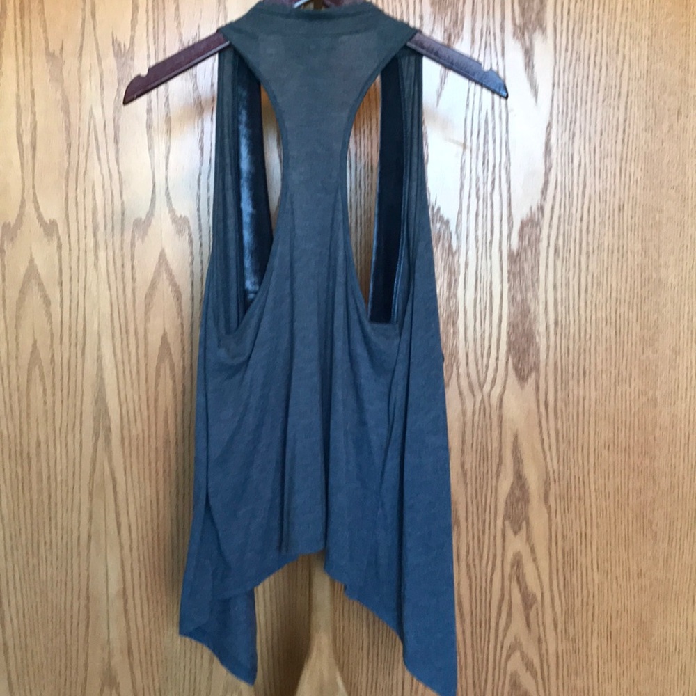 Vest - Picture 4 of 4